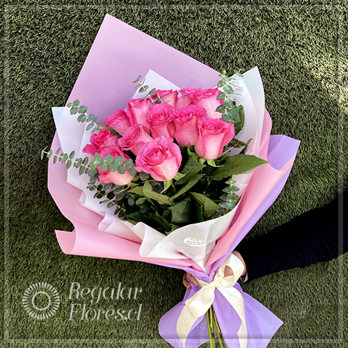 Ramo 12 rosas y eucalipto | Regalar Flores, Envio de flores, desayunos y regalos a domicilio