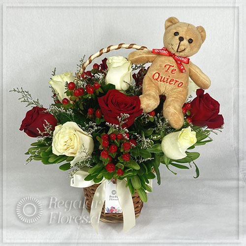 Canastillo rosas y osito | Regalar Flores, Envio de flores, desayunos y regalos a domicilio