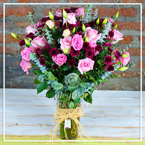 Florero rosas, maules y lisianthus | Regalar Flores, Envio de flores, desayunos y regalos a domicilio