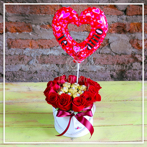 Caja 12 rosas y bombones + globo | Regalar Flores, Envio de flores, desayunos y regalos a domicilio