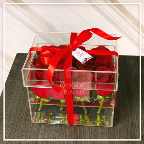 Caja acrilico 12 rosas | Regalar Flores, Envio de flores, desayunos y regalos a domicilio