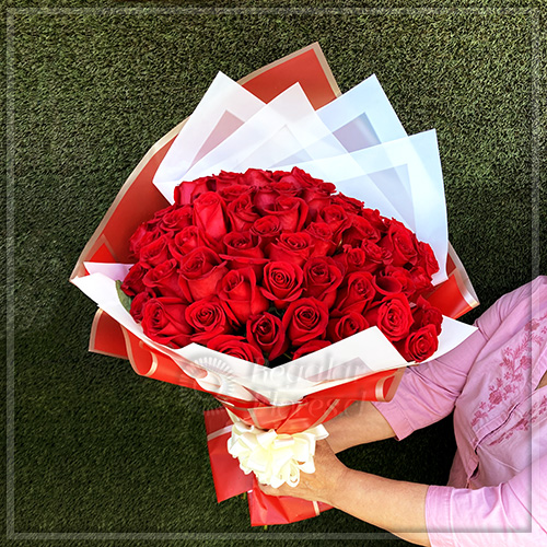 Ramo 50 rosas | Regalar Flores, Envio de flores, desayunos y regalos a domicilio