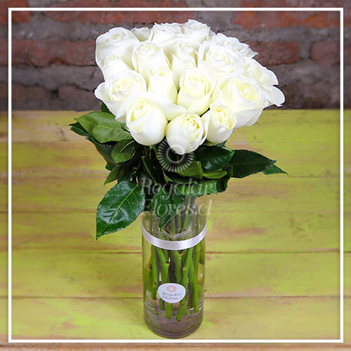 Florero 20 rosas | Regalar Flores, Envio de flores, desayunos y regalos a domicilio