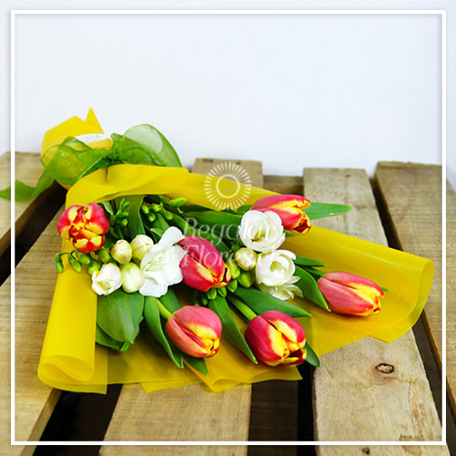 Ramo 6 tulipanes y fresias
