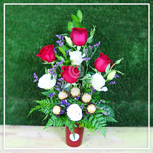 Cerámica rosas y bombones | Regalar Flores, Envio de flores, desayunos y regalos a domicilio