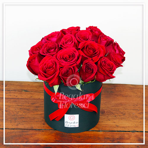 Caja cilindro negra 21 rosas | Regalar Flores, Envio de flores, desayunos y regalos a domicilio