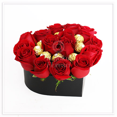 Corazón de 15 rosas y 9 Ferreros | Regalar Flores, Envio de flores, desayunos y regalos a domicilio