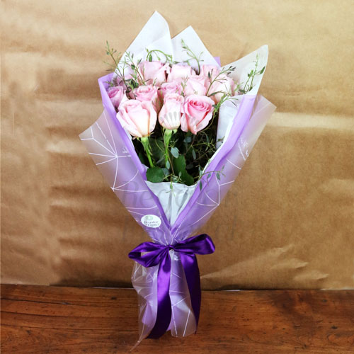 Ramo 12 rosas rosadas | Regalar Flores, Envio de flores, desayunos y regalos a domicilio