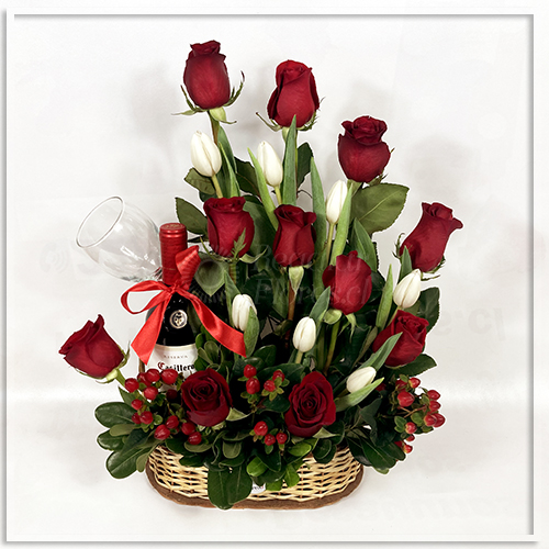 Canastillo Amor Floral y vino | Regalar Flores, Envio de flores, desayunos y regalos a domicilio