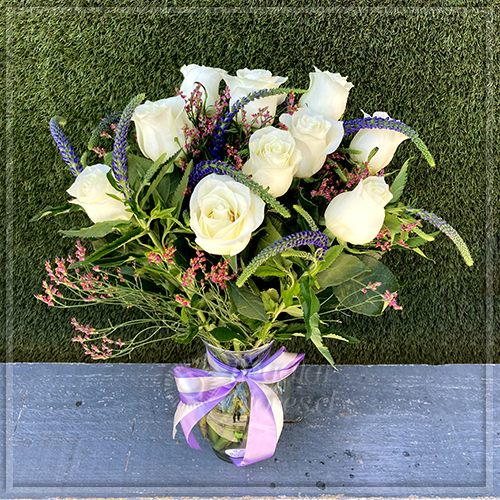 Florero Rosas y Verónicas  | Regalar Flores, Envio de flores, desayunos y regalos a domicilio