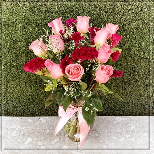 Florero Rosas y Penachos | Regalar Flores, Envio de flores, desayunos y regalos a domicilio