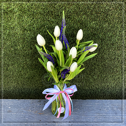 Florero 8 Tulipanes y Verónicas | Regalar Flores, Envio de flores, desayunos y regalos a domicilio