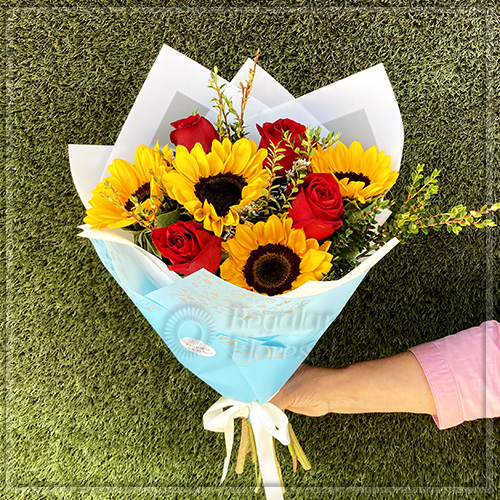 Ramo rosas y girasoles | Regalar Flores, Envio de flores, desayunos y regalos a domicilio