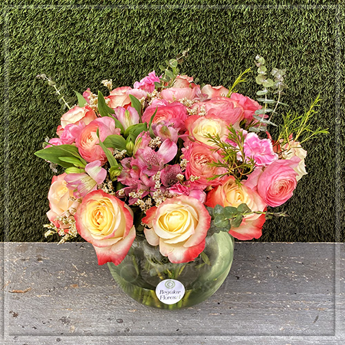 Pecera Rosas y Flores de la estación | Regalar Flores, Envio de flores, desayunos y regalos a domicilio