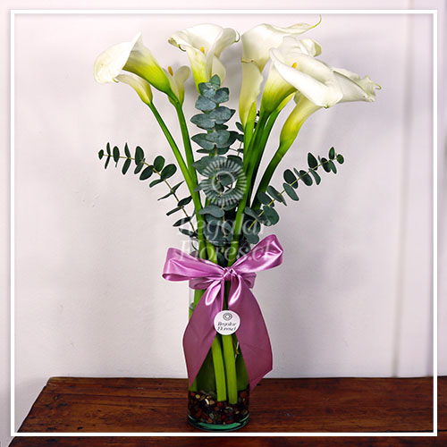 Florero 10 Calas | Regalar Flores, Envio de flores, desayunos y regalos a domicilio