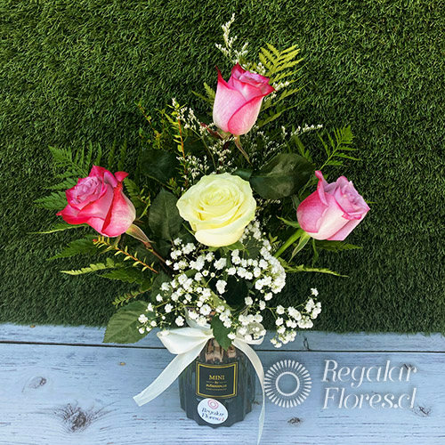 Florero 4 rosas | Regalar Flores, Envio de flores, desayunos y regalos a domicilio