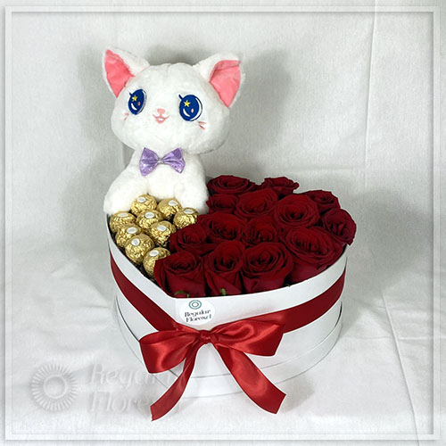 Corazón 15 rosas, bombones y gatito